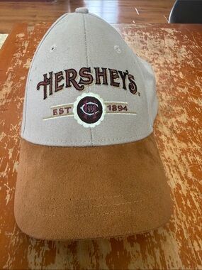 HERSHEY'S Two-Tone Suede Brim Baseball Cap - Tan & Brown